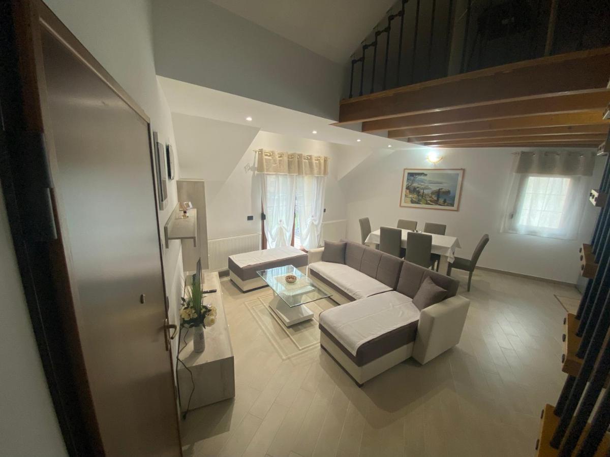 Apartman Galerija 오굴린 외부 사진