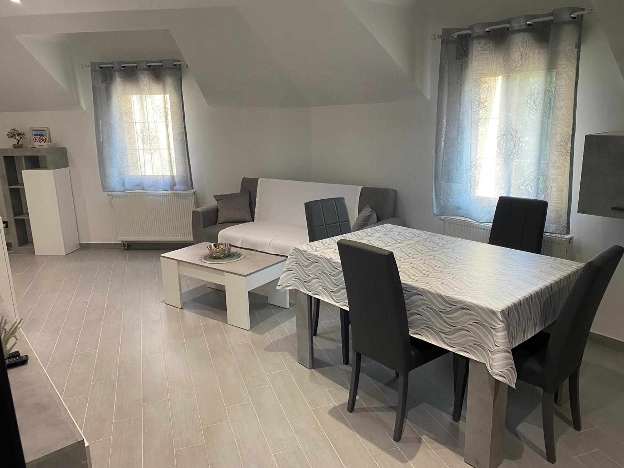 Apartman Galerija 오굴린 외부 사진
