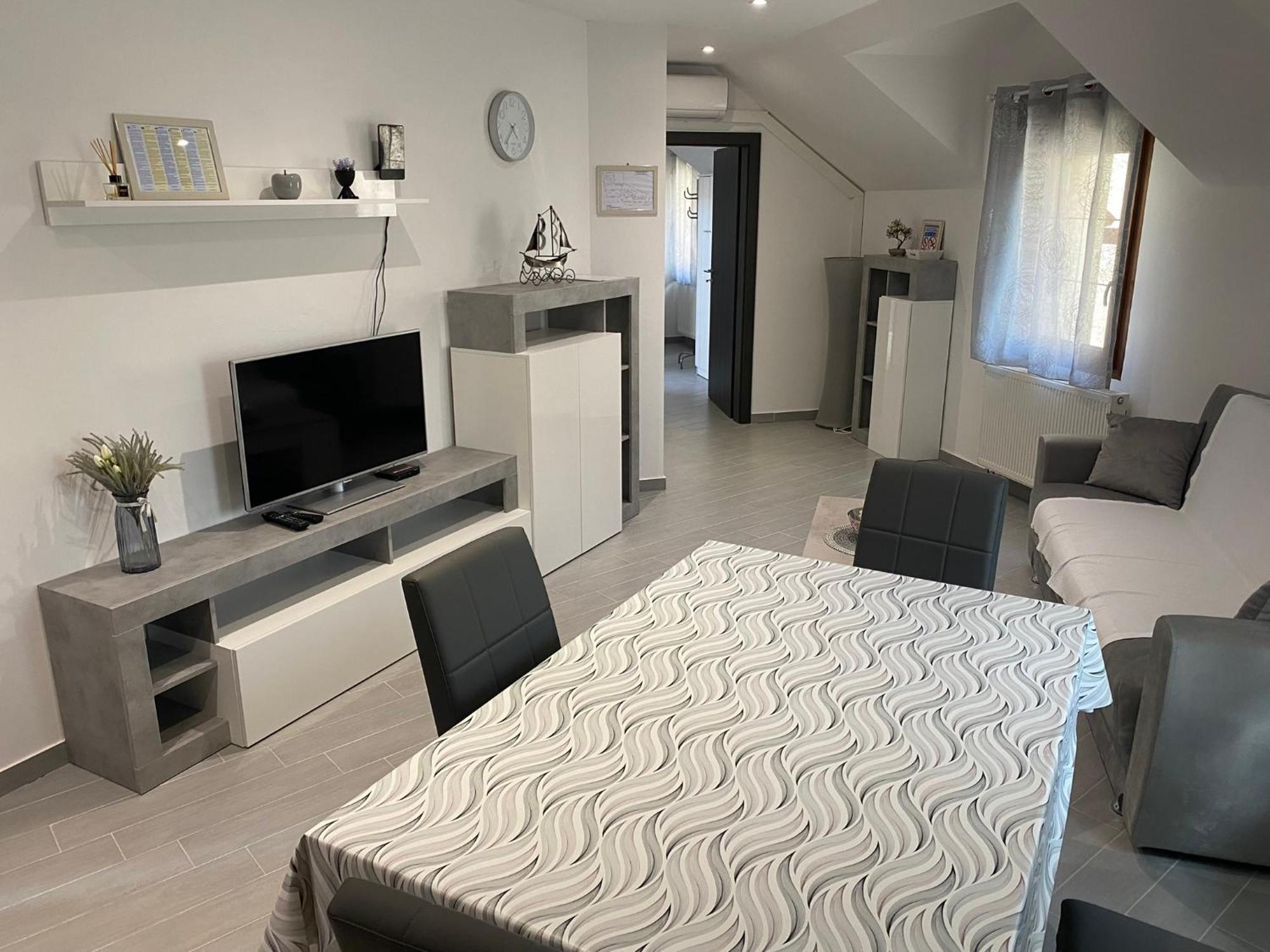 Apartman Galerija 오굴린 외부 사진
