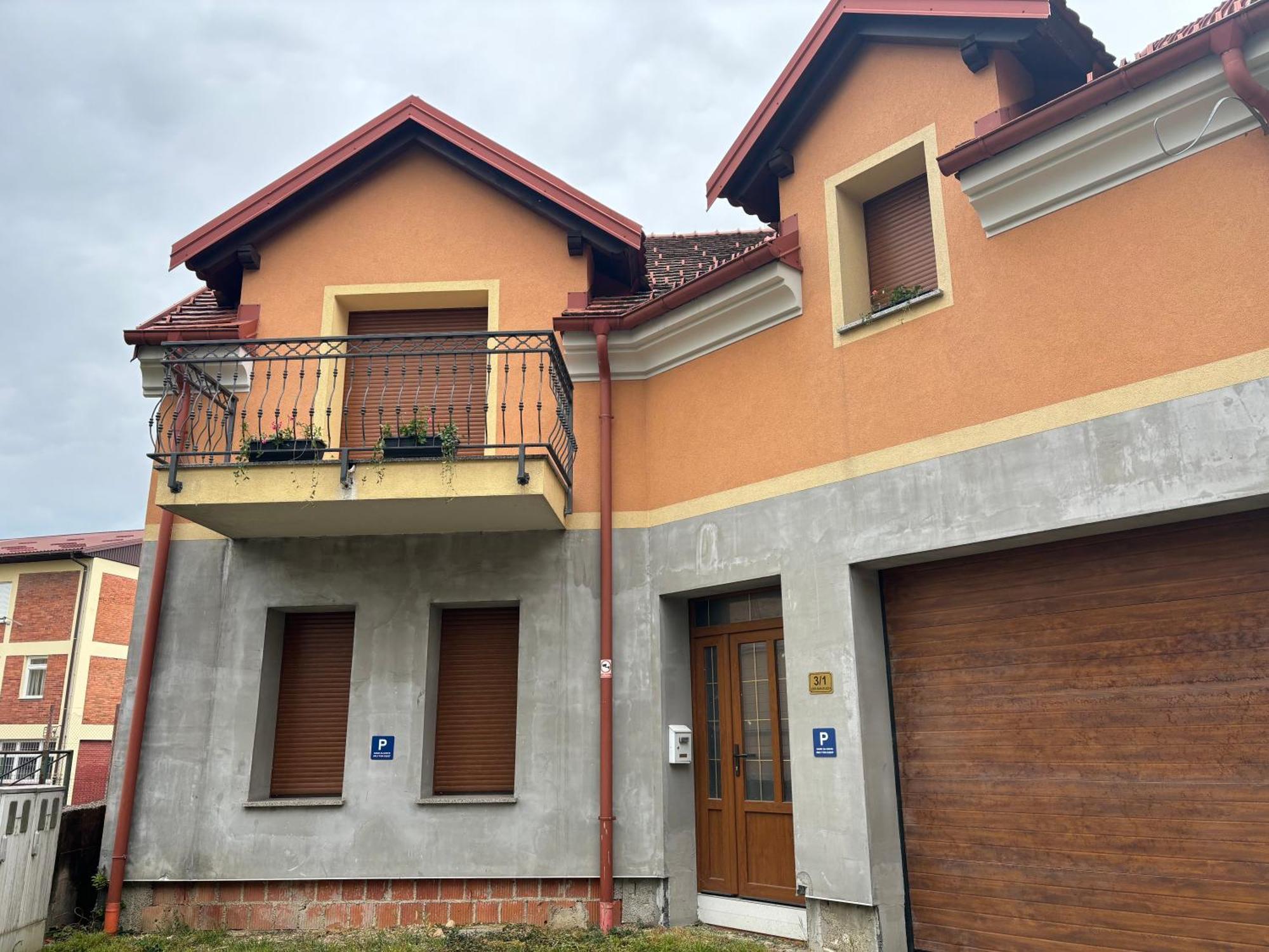 Apartman Galerija 오굴린 외부 사진