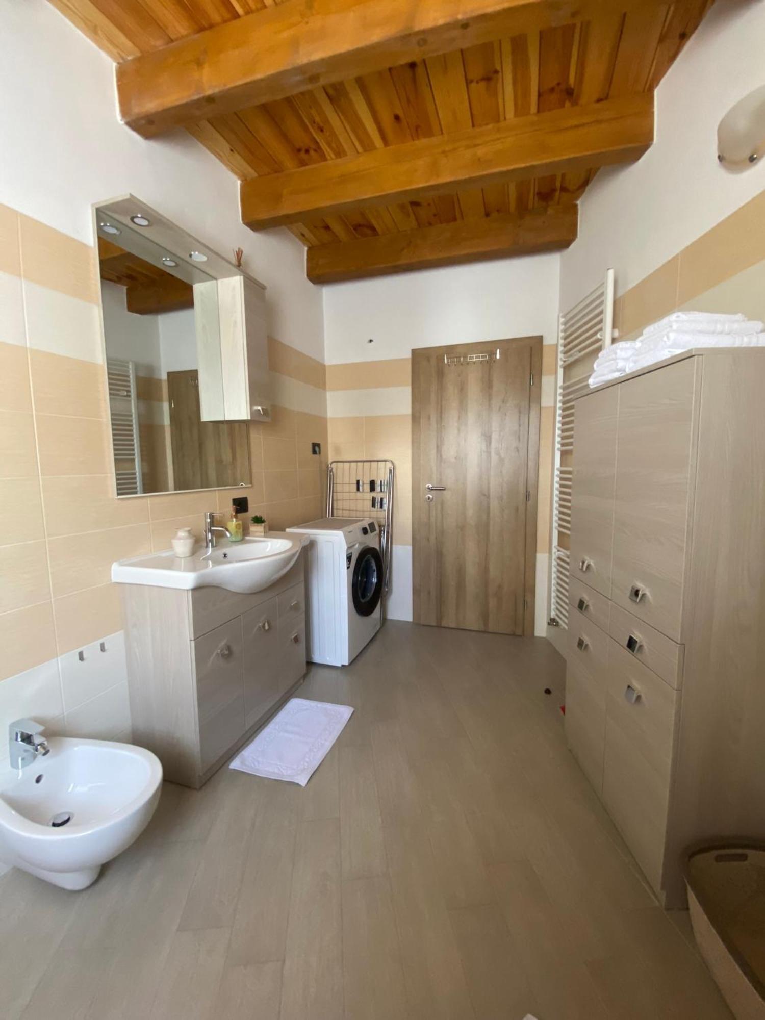 Apartman Galerija 오굴린 외부 사진
